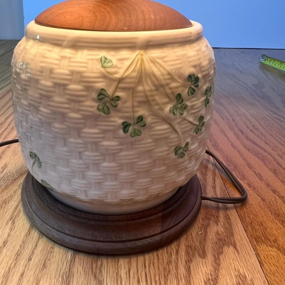 Vintage Belleek Ireland Shamrock Porcelain Table Lamp tested Working w Shade*